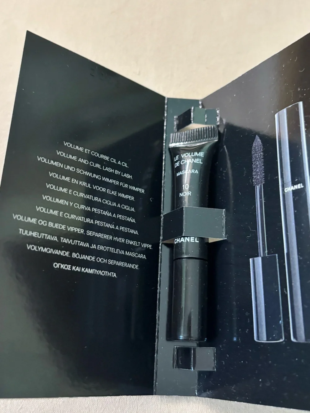 CHANEL Black Le Volume De Chanel Mascara 10 Noire travel size